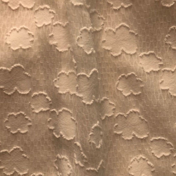 White top - Picture 2 of 5